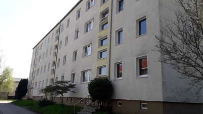 Schöne 3 Raum Wohnung im 1. Obergeschoss - mit Balkon