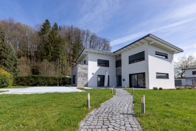 Charmantes und modernes Einfamilienhaus in Vöcklamarkt mit Pool, Carport und vieles mehr ! ! !