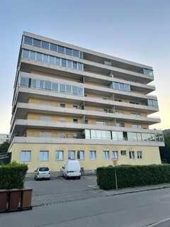 Helle und ruhige 2-Zimmer-Wohnung mit Wintergarten in Lechhausen!