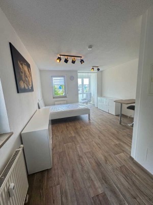 Gepflegtes 1 Zimmer Apartment mit Wintergarten-- Neuer EBK komplett möbliert ** Top **