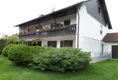 Exklusive 4-Zimmer-EG-Wohnung mit Terrasse, kleinem Grünbereich und Garage