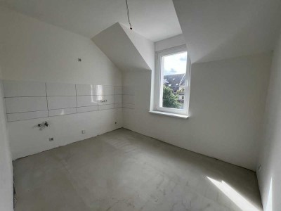 Erstbezug nach Renovierung! Ab 01.10! Lichtdurchflutete 2-Zimmer-Wohnung