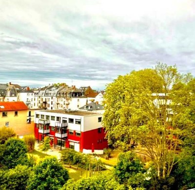 Provisionsfrei - 3 Zimmer Altbauwohnung, 4.OG mit Balkon und tollem Ausblick