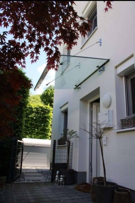 Modernes 4-Zimmer Reihenhaus mit Garten und Pool