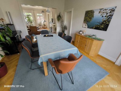 Großzügig, stadtnah und dennoch ruhig und im Grünen
