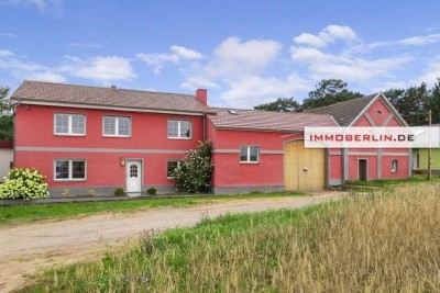 IMMOBERLIN.DE - Fantastischer Vierseithof mit gepflegtem Wohnhaus in ländlicher Lage zwischen Wald u
