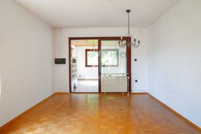 Entzückende 2,5 -Zimmer Oase mit Wintergarten, Terrasse und Garten!