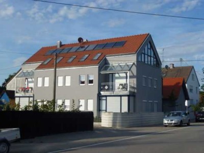Schöne 4 Zimmer-Wohnung mit Gartenanteil, frei ab September