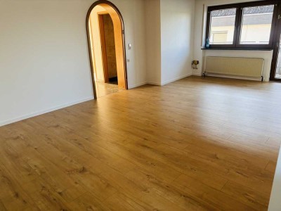 Helle 3-Zimmer Wohnung mit Balkon in Viernheim