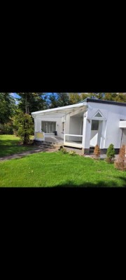 Schöner Bungalow mit grosser Garage in Berlin Schöneiche