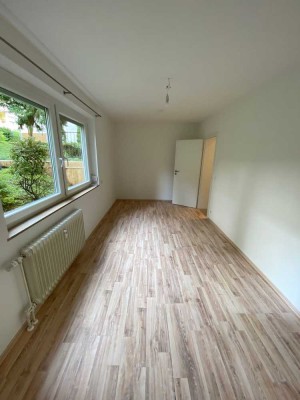 Exklusive 4-Zimmer-Erdgeschosswohnung mit Terasse und Einbauküche in Plüderhausen