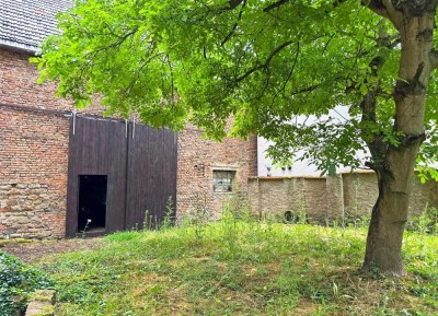 Alte Mauern, neue Ideen – traditionsreiche Hofreite mit viel Raum für Neues!
