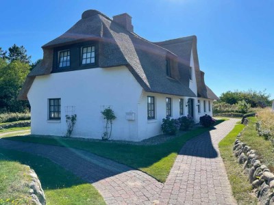 Stilvolle 3-Raum-Wohnung mit gehobener Innenausstattung mit Balkon und Einbauküche in Sylt