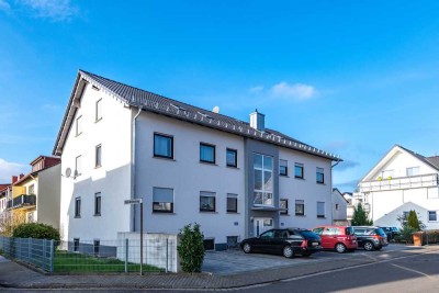Maintal-Hochstadt: Frisch renovierte, gemütliche 3-Zimmer-Dachgeschoss-Wohnung in ruhiger Wohnlage