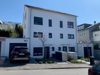 Neuwertige 6-Zimmer Doppelhaushälfte in Böblingen
