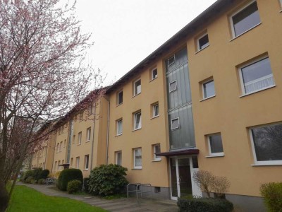 Herrlich großzügige und schöne 3-Zimmer-Wohnung mit Balkon in der Schleife!