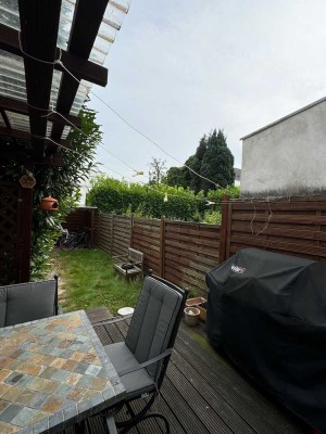 Neu renovierte 2-Raum-EG-Wohnung mit neuer Einbauküche und Garten-Terrasse  in Düsseldorf-Gerresheim