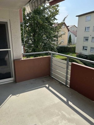 2-Zimmer-Wohnung mit Balkon und Einbauküche