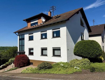 Gepflegtes Zwei- bis Dreifamilienhaus mit separatem Baugrundstück in Nalbach-Körprich!