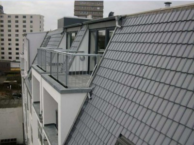 Exklusive 2-Zimmer-Penthouse-Wohnung EBK mit Balkon