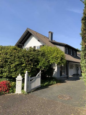 Traumhafte Villa mit großem Garten, Nahe zum Rhein