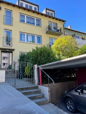 Toller Grundriss ! Lichtdurchflutetes DG-Appartement mit EBK-Dachterrasse in guter Wohnlage