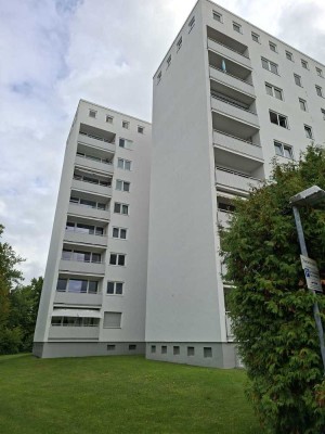 Provisionsfrei! Helle 3-Zimmer Wohnung mit Balkon im 2. OG in Obertshausen