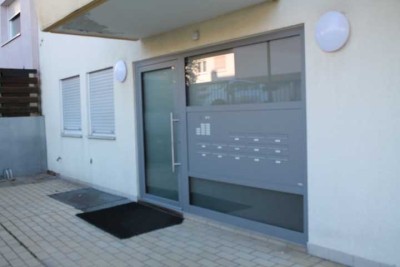 WOHNUNG 2 ZKB IN VIERNHEIM MIT TERRASSE SOFORT FREI!