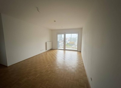 3 Zimmerwohnung mit Balkon und unbefristetem Mietvertrag