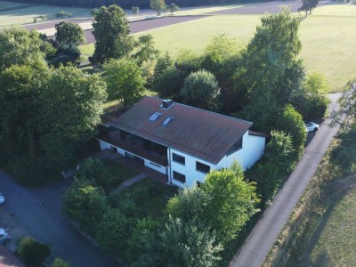 // Verstecktes Juwel: Ihr neues Zuhause - 2-Familienhaus mit atemberaubendem Fernblick! //