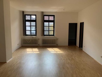 Ansprechende und vollständig renovierte 3-Raum-Wohnung in Schwalmtal