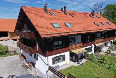 Gartentraum: gepflegte 3-Zimmer-Wohnung mit sonnigem Balkon und Loggia in Wielenbach