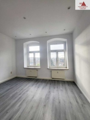 Tolle Lage - sanierte Wohnung - 2-Räume + Bad und Küche auf der Rathenaustraße in Annaberg!!