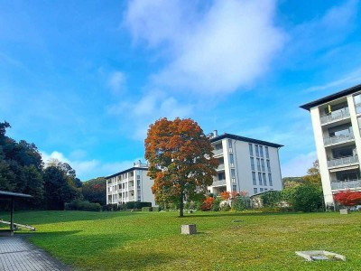 NEU... GANZ OBEN + GUT GESCHNITTEN. Vermietete 2 Zi.-Wohnung