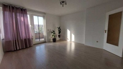 Helle DG-Wohnung mit großem Balkon