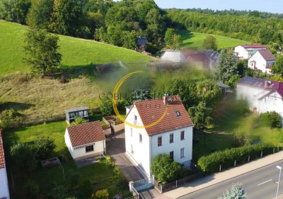 Freistehendes Einfamilienhaus mit großzügigen Garten, Garage und idealer Autobahnanbindung