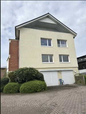 Sanierte 3- Zimmerwohnung mit Terrasse im Zentrum von Malente