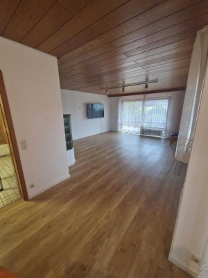 3- Zimmer Altbau Wohnung mit Terrasse und Garten in Mittelbiberach