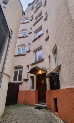 Modernisierte, helle 3-Zimmer-Altbau-Wohnung in Stuttgart