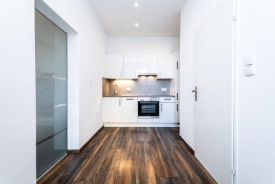 PROJEKT WOHNEN I MODERN SANIERT I TOP-LAGE BEI FH JOANNEUM I BIM VOR DER TÜR I ALTBAU-CHARME I 1. STOCK MIT LIFT I HAUSTIERE ERLAUBT I