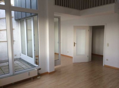 Traumhafte 2-Zimmer-Dachgeschosswohnung mit Galerie und Terrasse in München-Bogenhausen