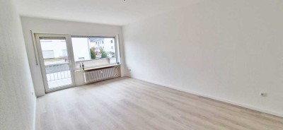 Neu modernisierte 2-Zimmer-Wohnung mit Balkon und Garage in Bad Camberg