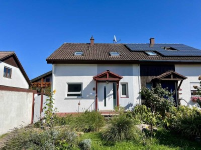 Liebevoll gepflegte DHH mit Wintergarten und ELW in bevorzugter Lage von Rotenfels!