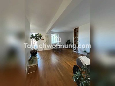 Tauschwohnung: Schicke Altbauwohnung mit Echtholzparkett und Designer Möbel