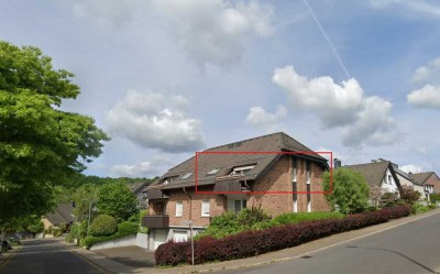 Nachmieter gesucht: 2-Zimmer-Dachgeschosswohnung mit Balkon, EBK & Garage in Overath – ab 01.07.25