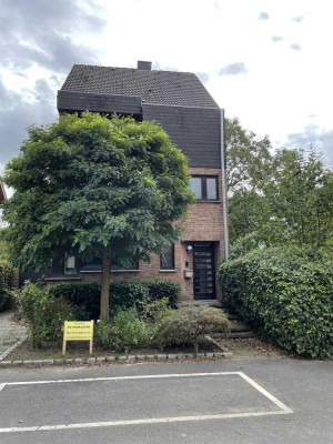 Großzügiges Einfamilienhaus in ruhiger Spielstraße