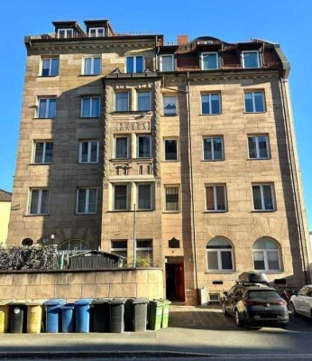 Fürth ~ Denkmalgeschütztes 15-Parteienhaus ~ gutes Mietklientel ~ entwicklungsfähiges Potential ~ St