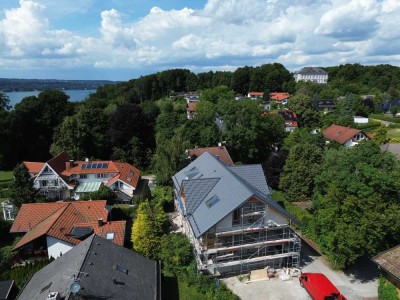 Erstbezug!  -  2,5 Dachgeschosswohnung mit Blick auf den Starnberger See