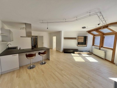 CHARMANTE 3-ZIMMER-WOHNUNG MIT LOGGIA - IHR NEUES ZUHAUSE!