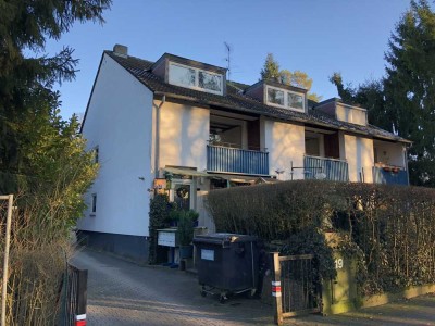 Einzimmer-Wohnung mit Balkon, in der Nähe der S-Bahnstation